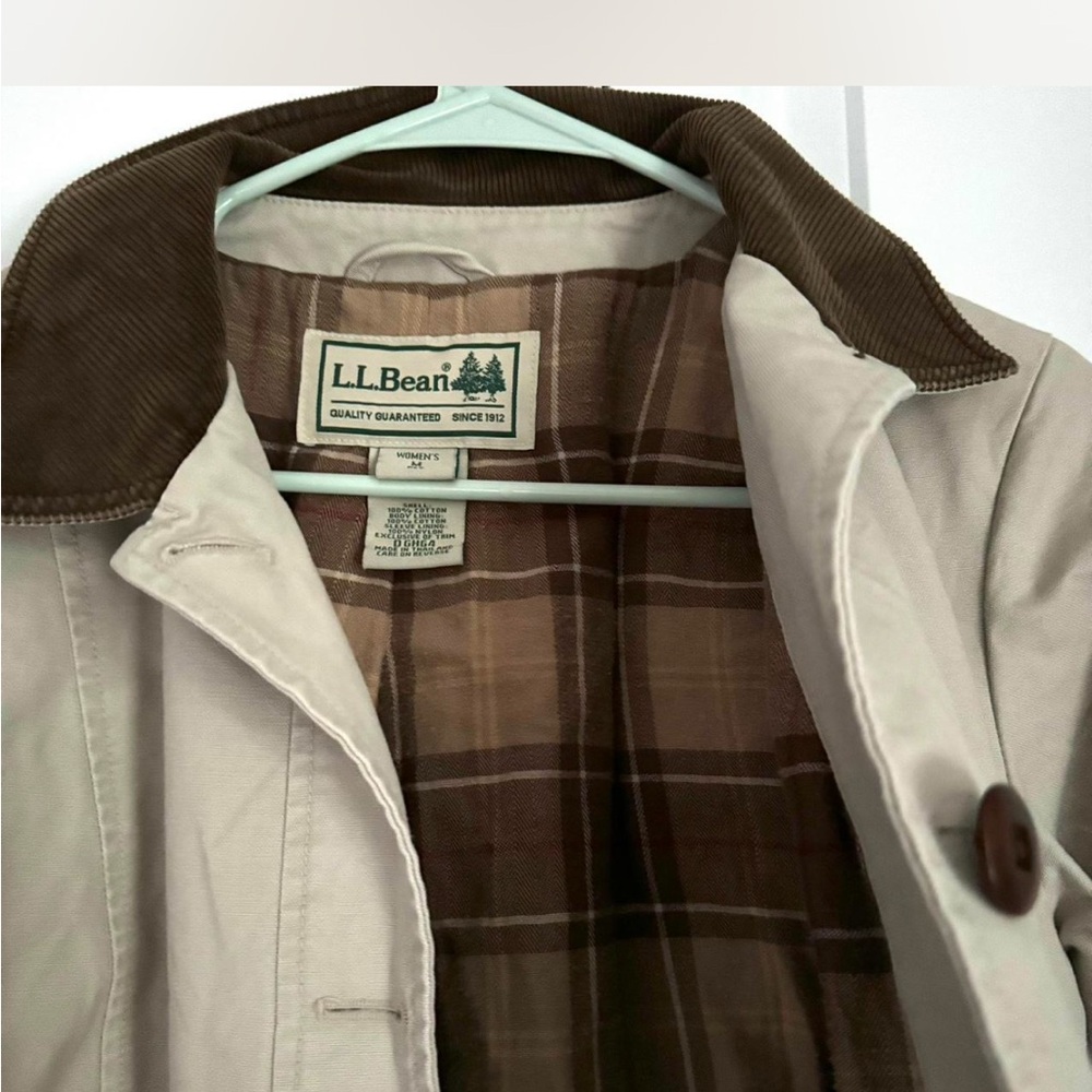 L.L. Bean Beige Barn Jacket - Picture 2 of 5